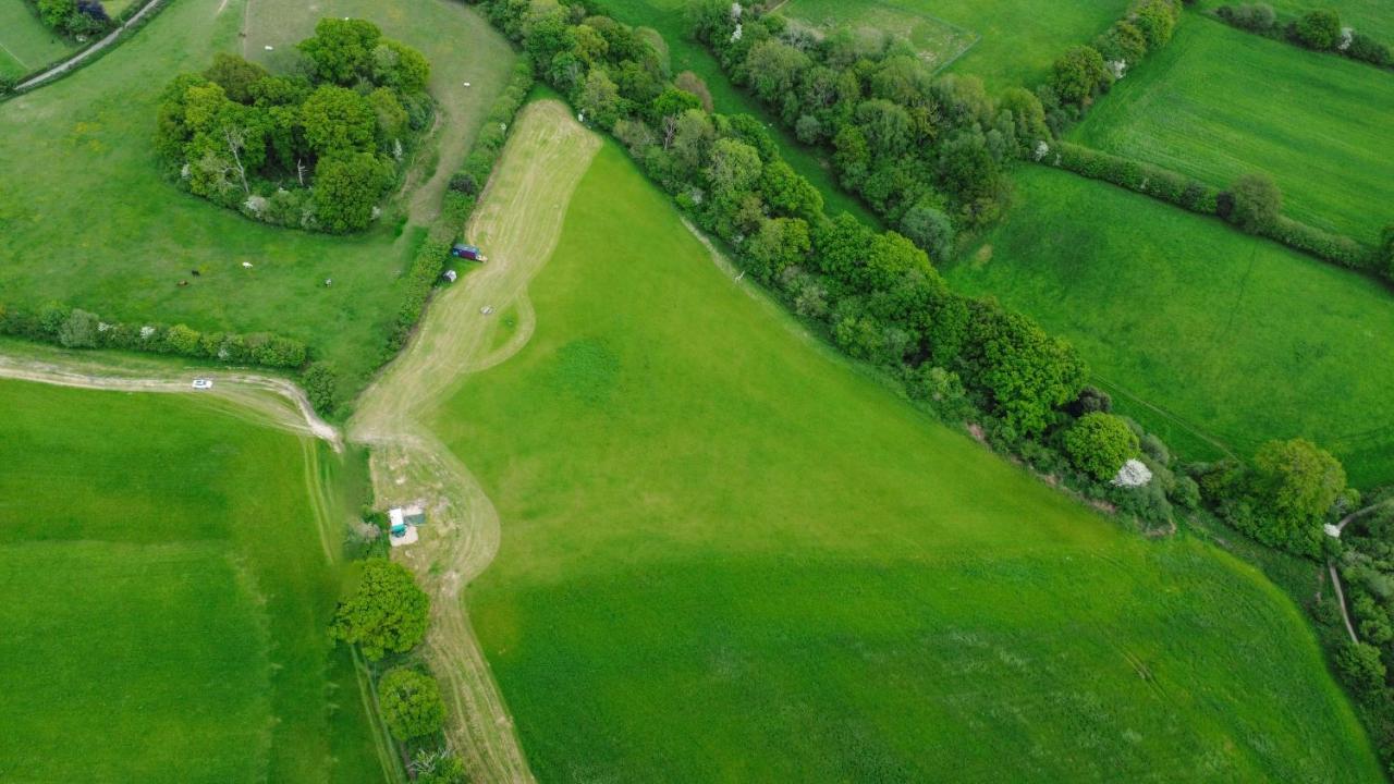 Quirky Vintage Horsebox Conversion With Stunning Views Of Ardingly Reservoir Balcombe Exterior photo